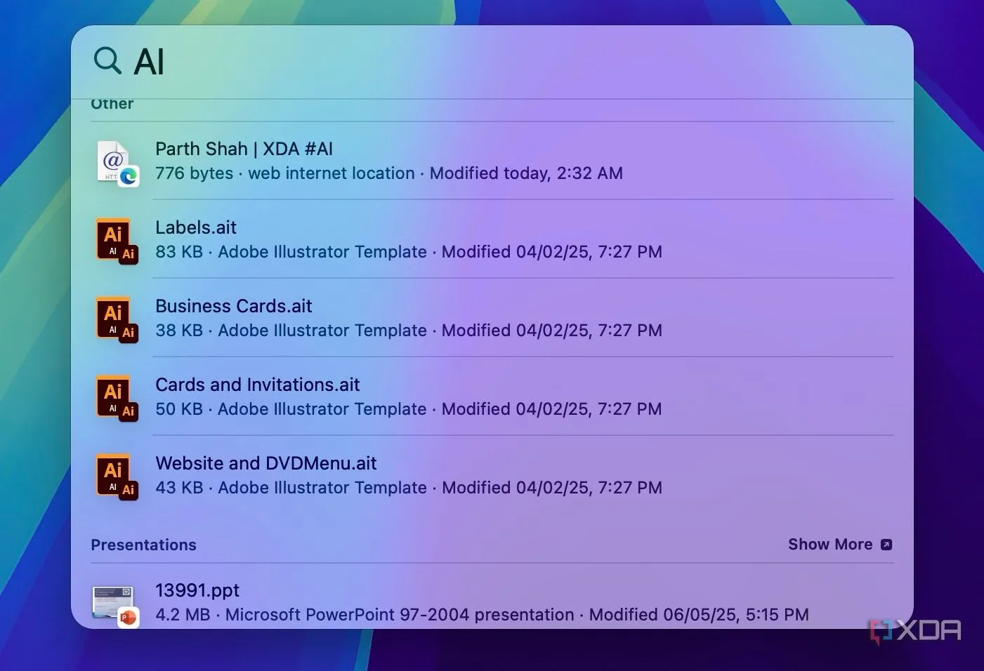 Màn hình desktop hiển thị nhiều file shortcut bookmark với tên file có gắn hashtag như &quot;#AI&quot;, giúp dễ dàng tìm kiếm và phân loại.