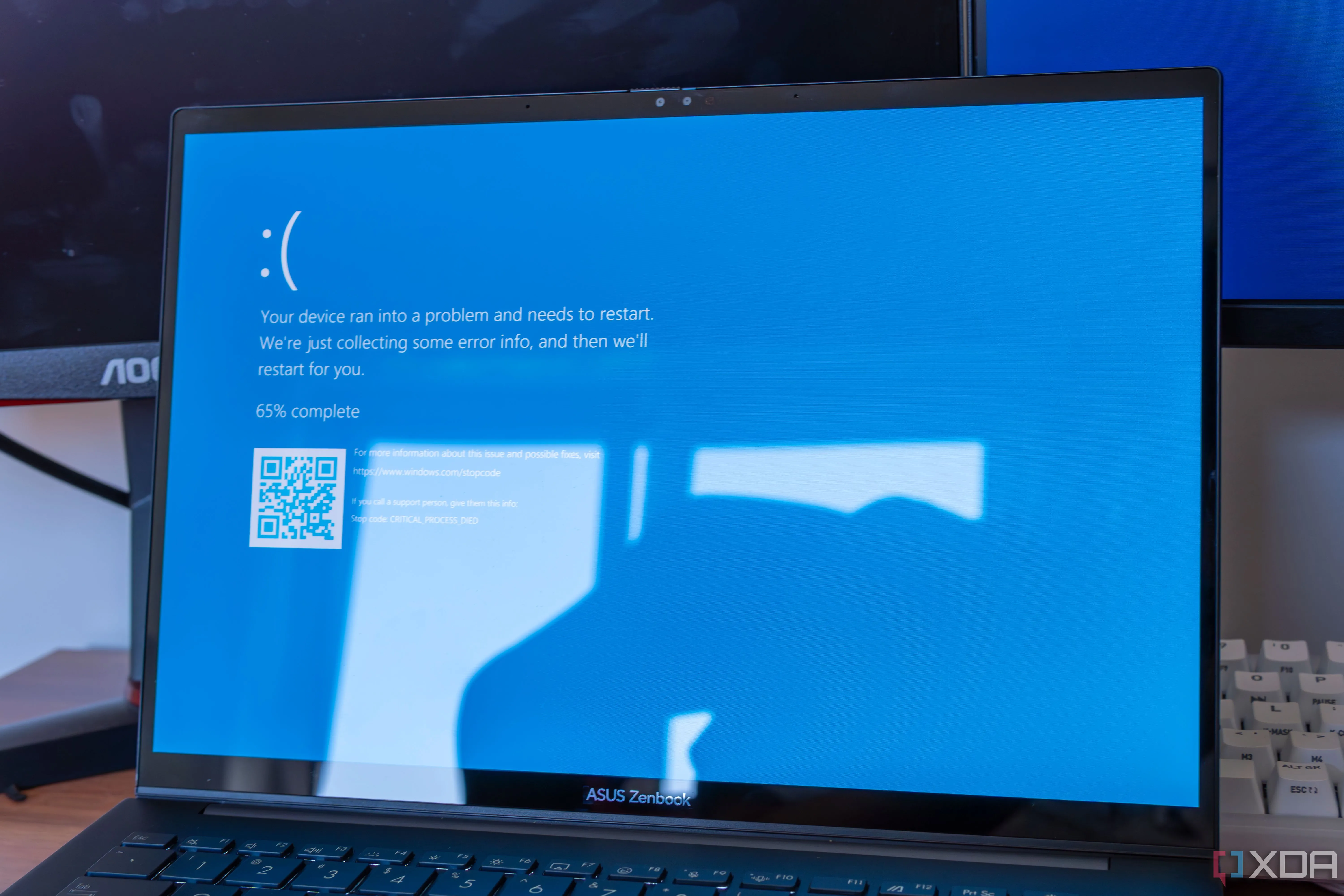 Màn hình laptop hiển thị lỗi Blue Screen of Death (BSOD)