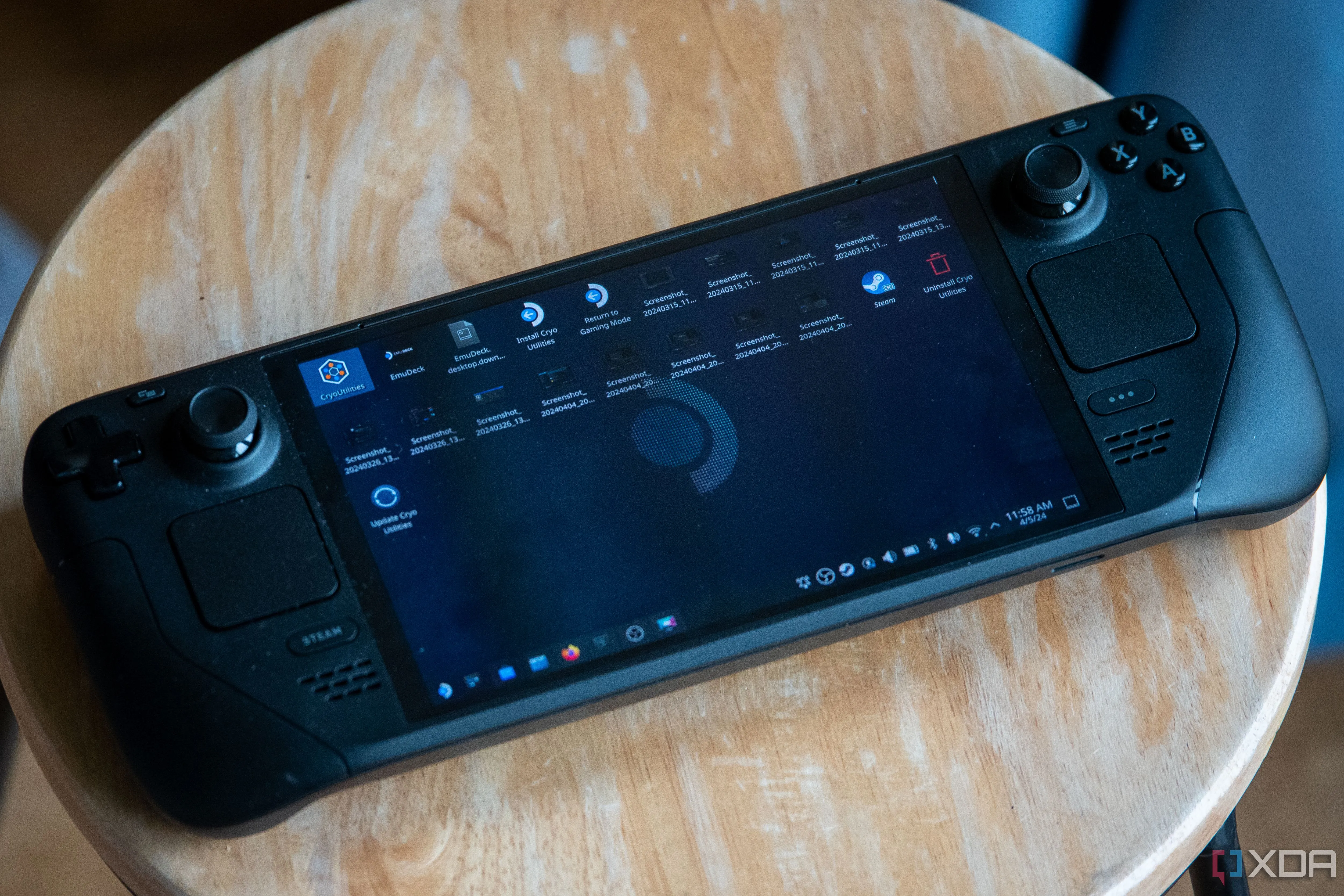 Màn hình Steam Deck OLED trong chế độ desktop