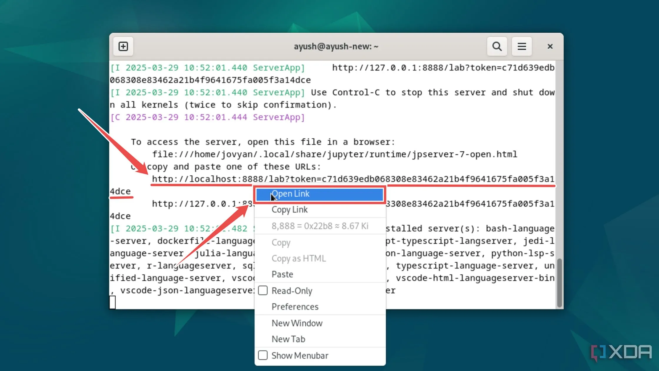 Màn hình terminal hiển thị đường link truy cập giao diện web của Jupyter Notebook sau khi container đã được triển khai qua Docker.