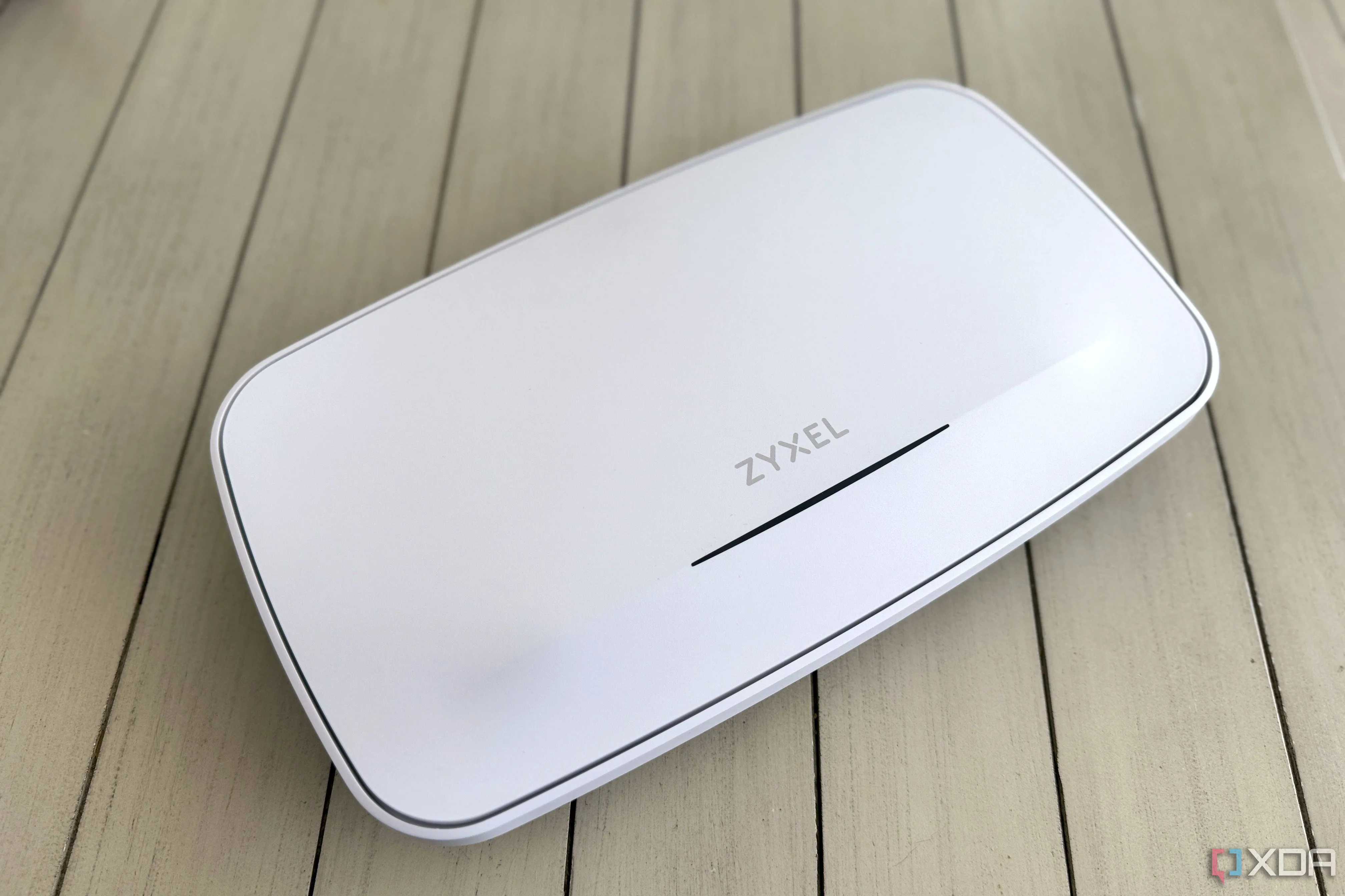 Mặt trước bộ phát Wi-Fi 7 Zyxel WBE660S