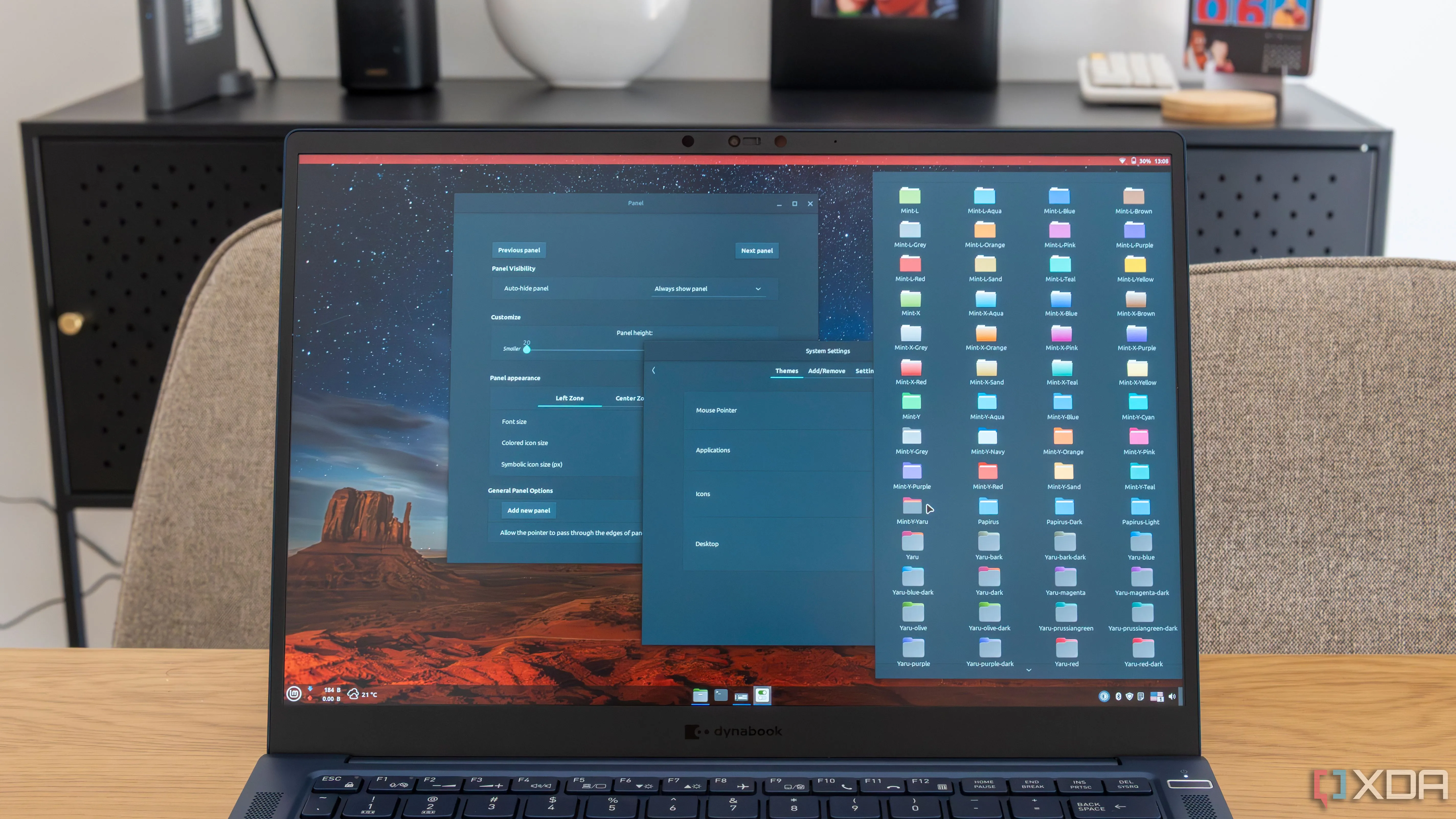 Máy tính xách tay chạy Linux Mint với các tùy chọn tùy biến giao diện đa dạng