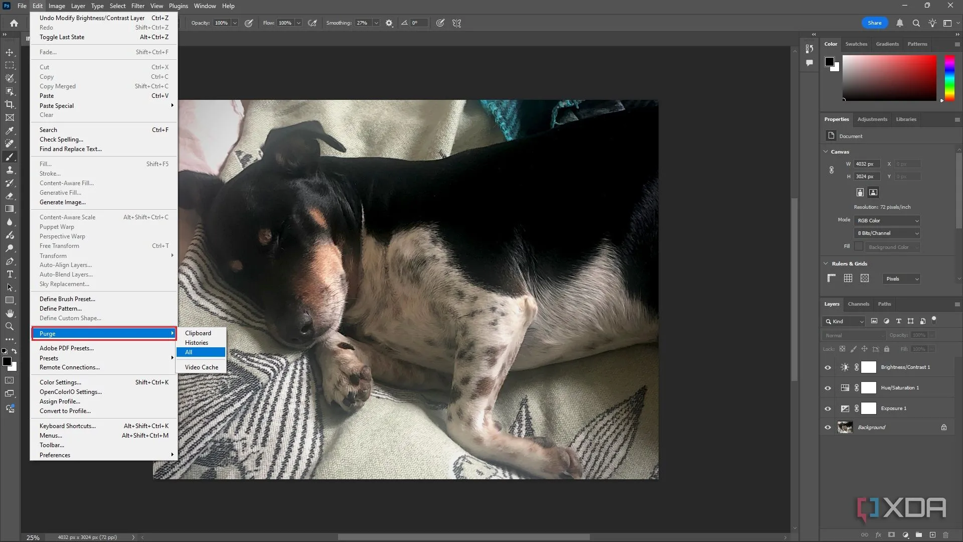 Menu Purge trong Photoshop, cho phép người dùng xóa bộ nhớ cache, lịch sử và clipboard để giải phóng tài nguyên.