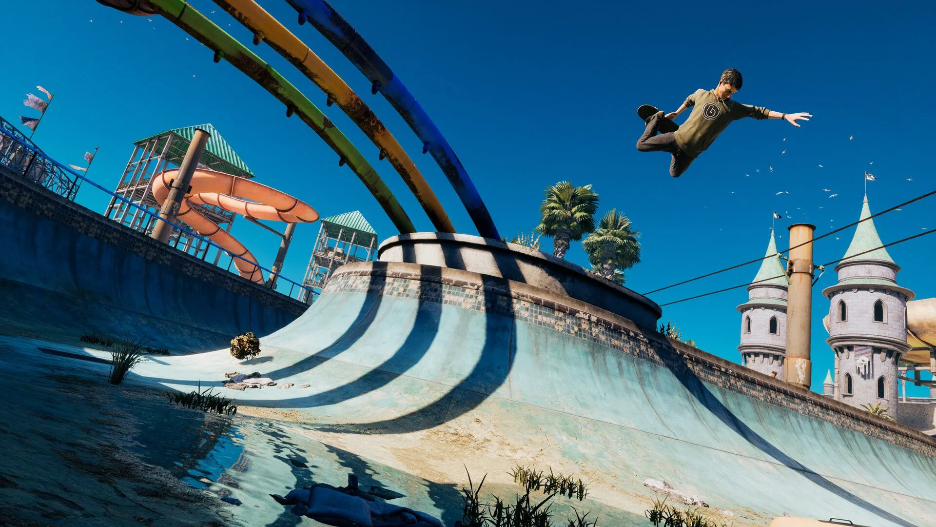 Một skater đang thực hiện động tác nhảy và xoay người ấn tượng trên không trung tại một công viên ván trượt trong Tony Hawk's Pro Skater 3 + 4