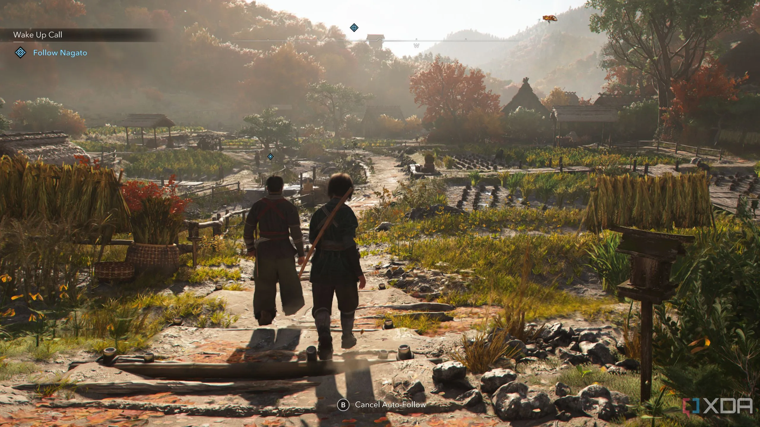 Naoe hòa mình vào đám đông để ngụy trang và tiếp cận mục tiêu trong Assassin's Creed Shadows