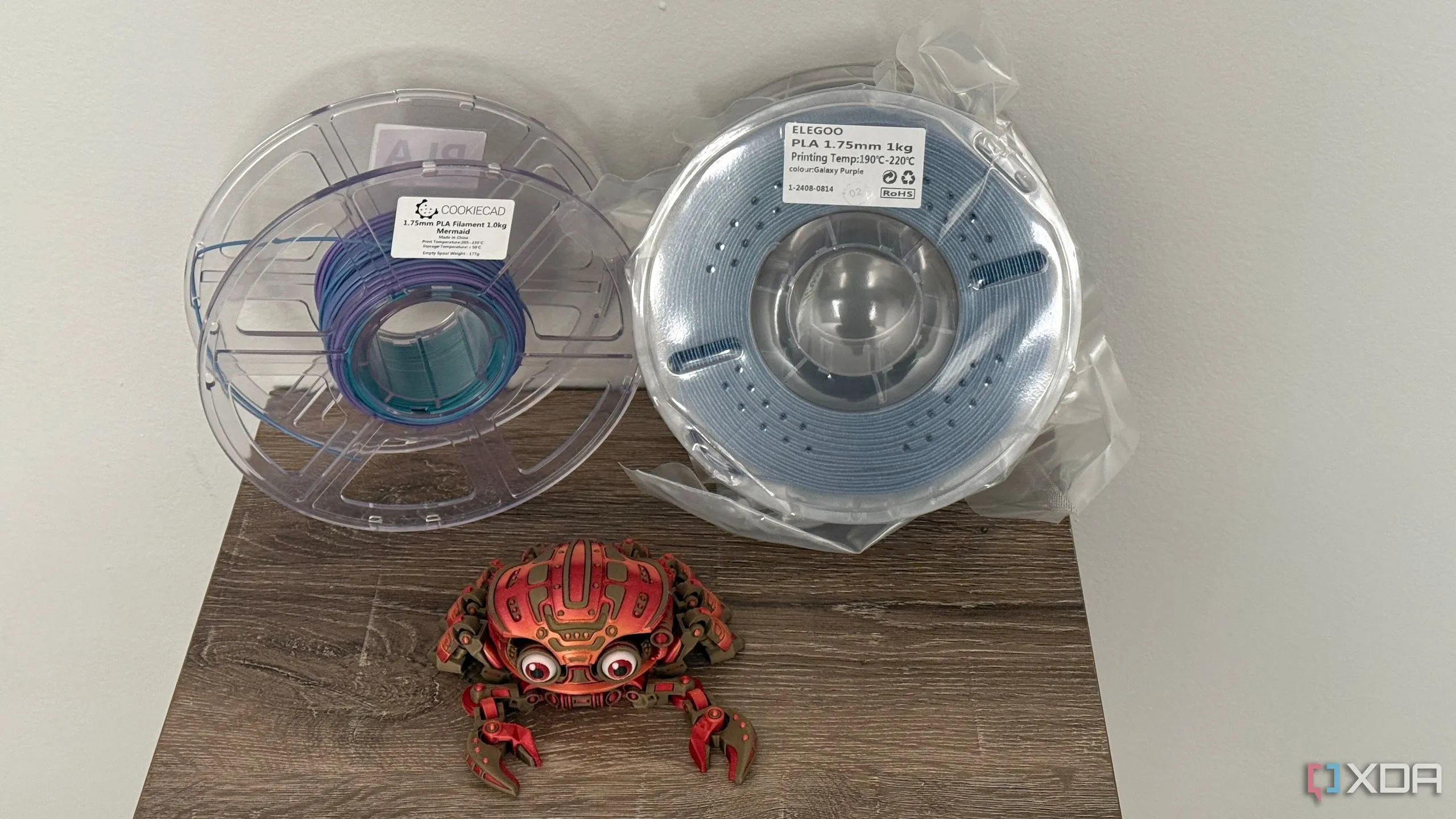 Nhãn thông số kỹ thuật và nhiệt độ của cuộn filament in 3D, hỗ trợ tối ưu cài đặt.
