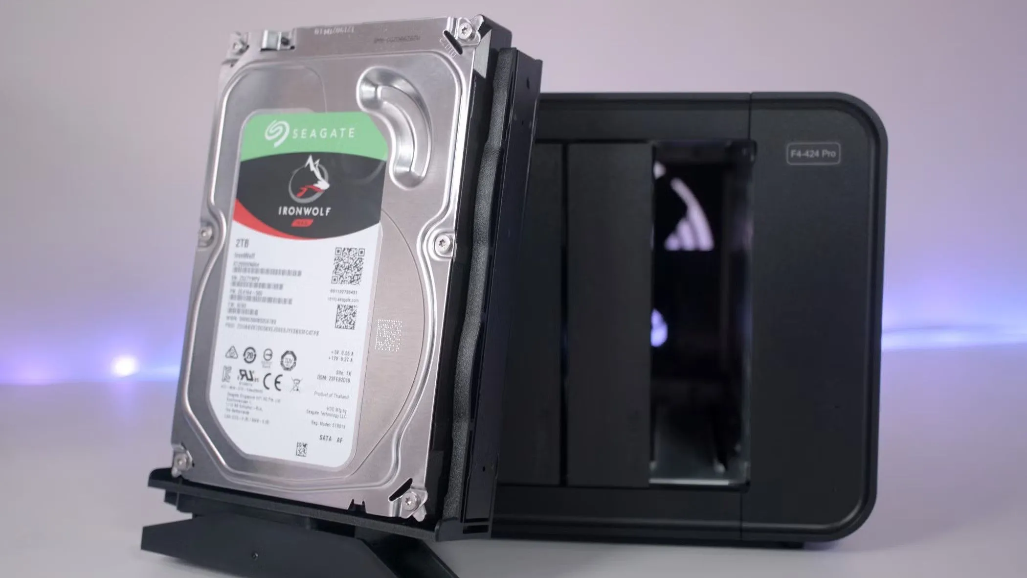 Ổ cứng HDD Seagate, minh họa cho chi phí lưu trữ cục bộ so với đám mây