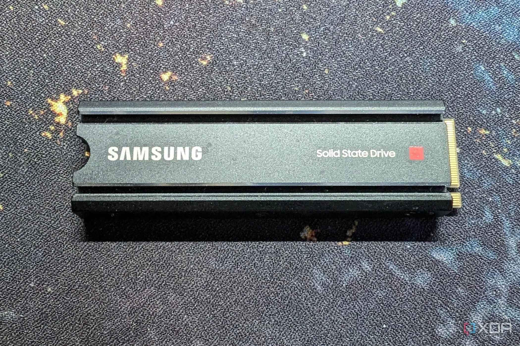Ổ SSD Samsung 980 Pro được lắp đặt cùng tản nhiệt chuyên dụng