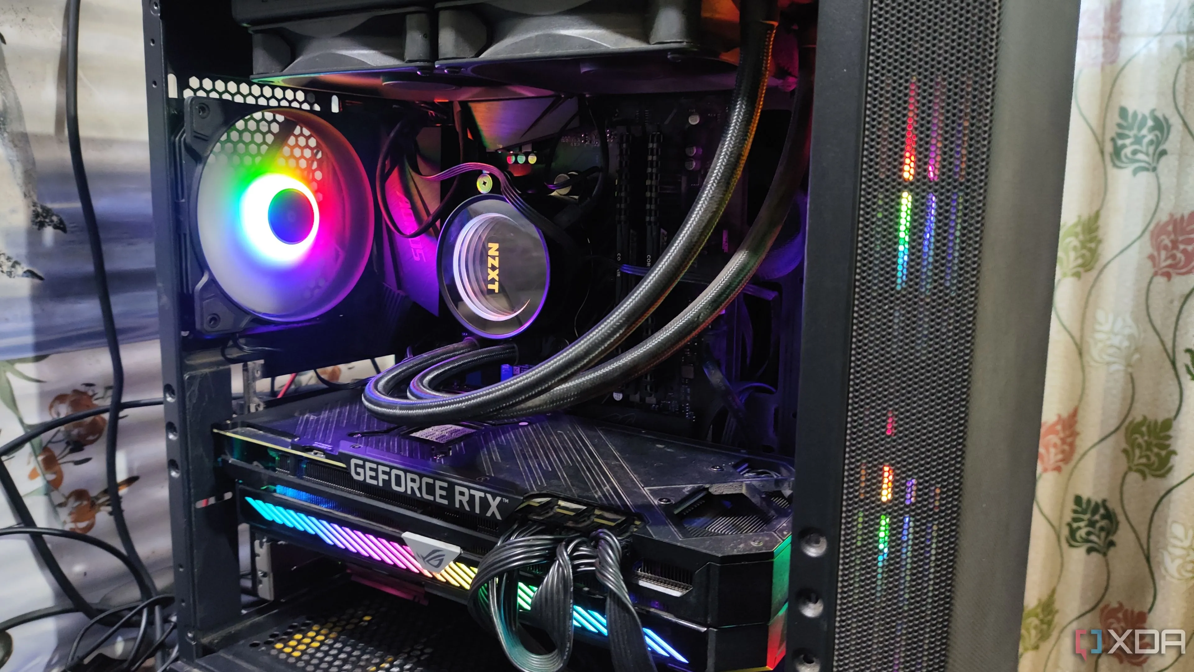 PC với tản nhiệt AIO Kraken x52 và card đồ họa RTX 3080 Ti