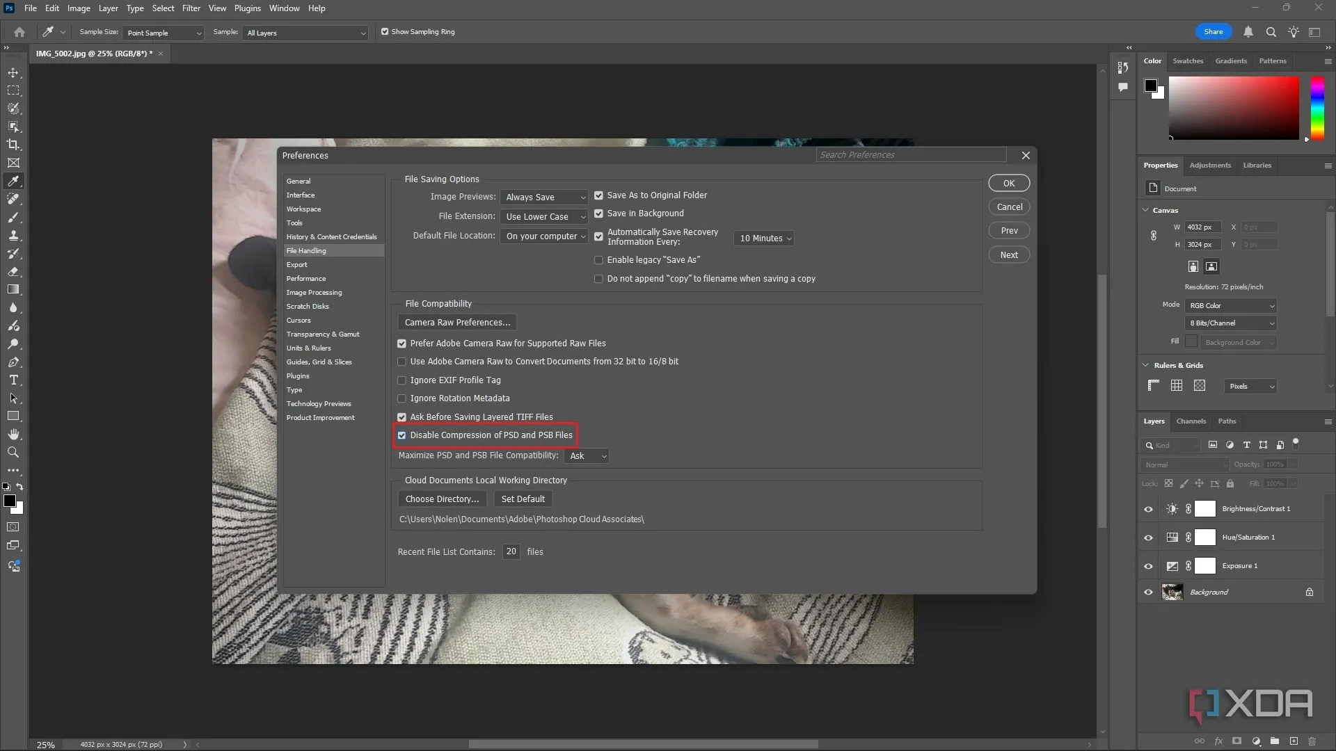 Phần File Compatibility trong Photoshop, nơi có thể chọn tắt nén cho các tệp PSD và PSB để tăng tốc độ lưu.