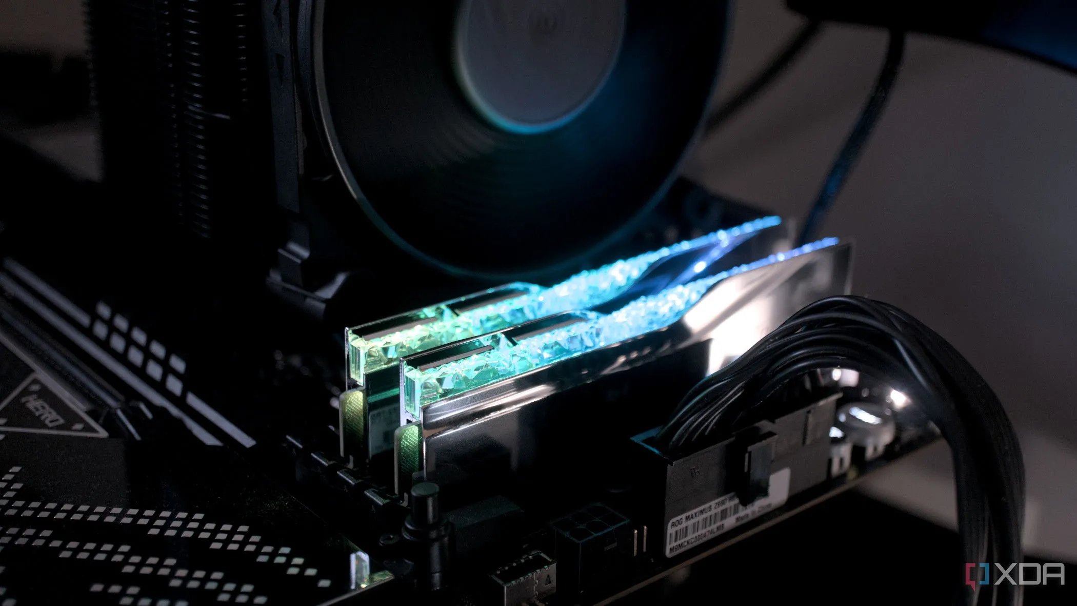 RAM G.Skill Trident Z5 Royal DDR5-7200 với đèn RGB