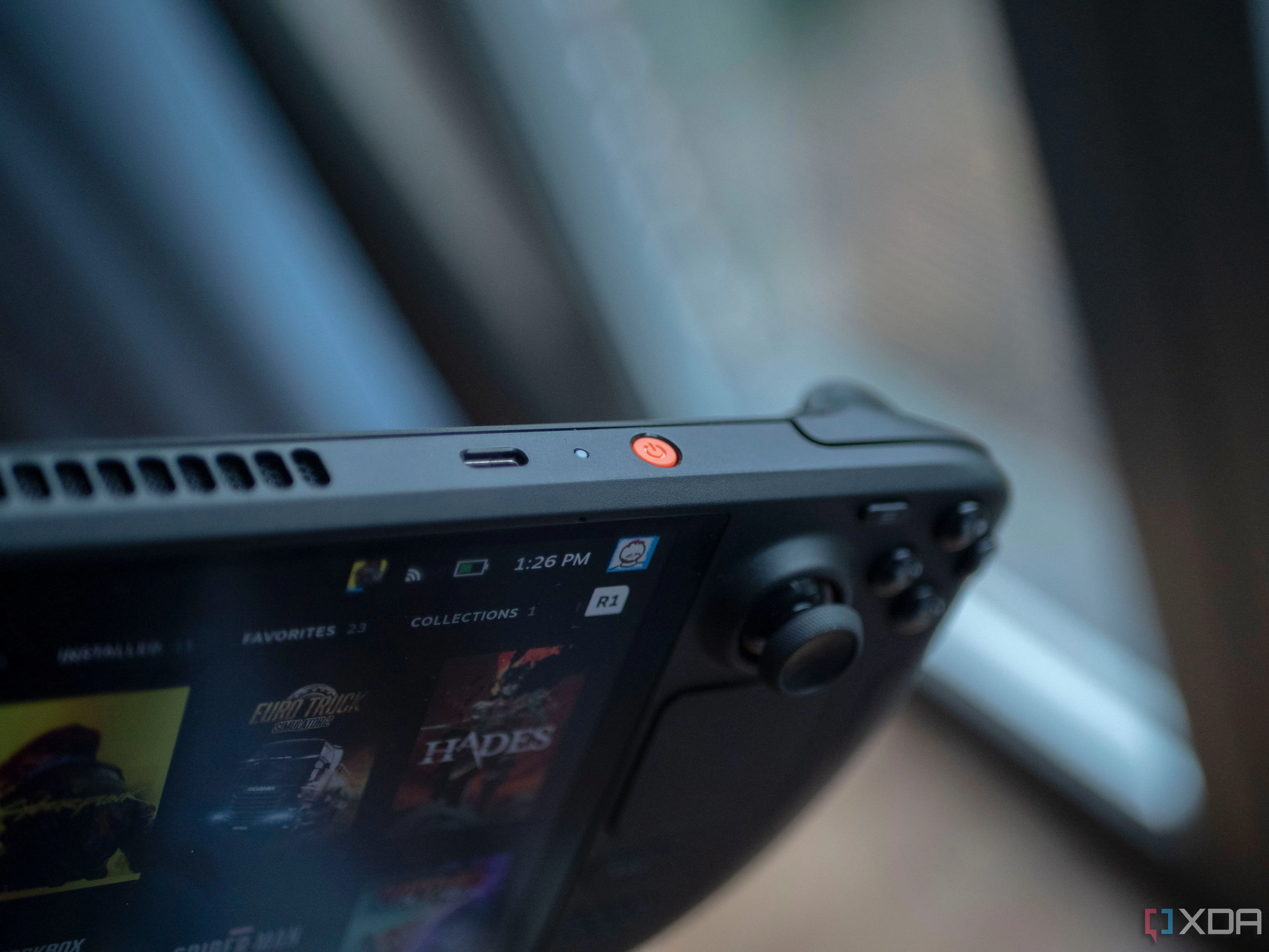 Thiết bị chơi game cầm tay Steam Deck OLED, biểu tượng của hệ sinh thái Steam