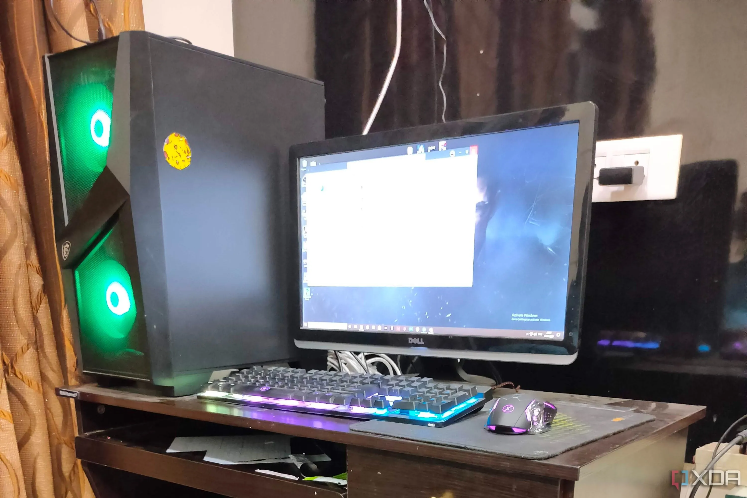 Image default