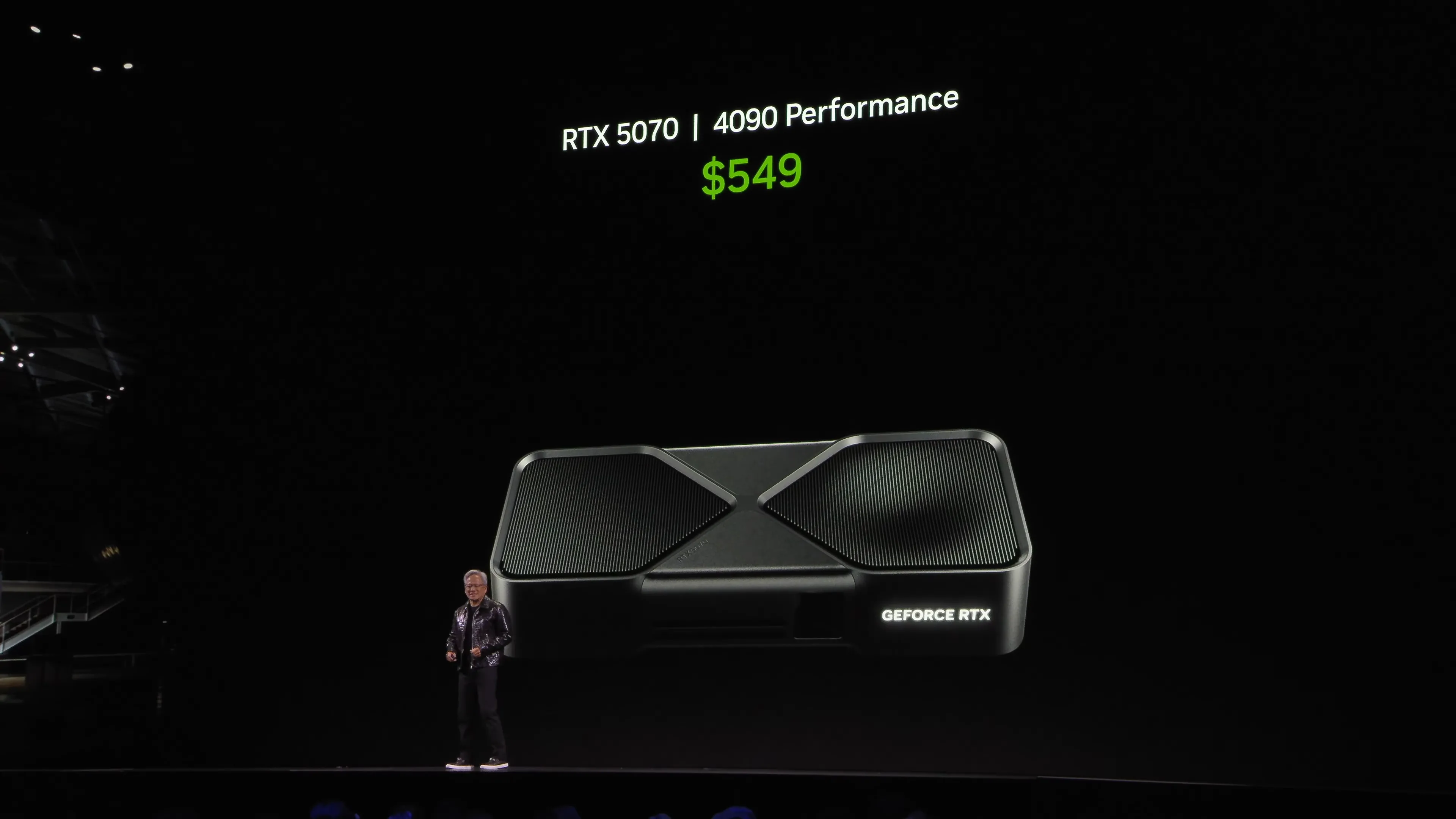 Tuyên bố về hiệu suất RTX 5070 của Jensen Huang tại CES 2025, gây tranh cãi về lỗi ROPs