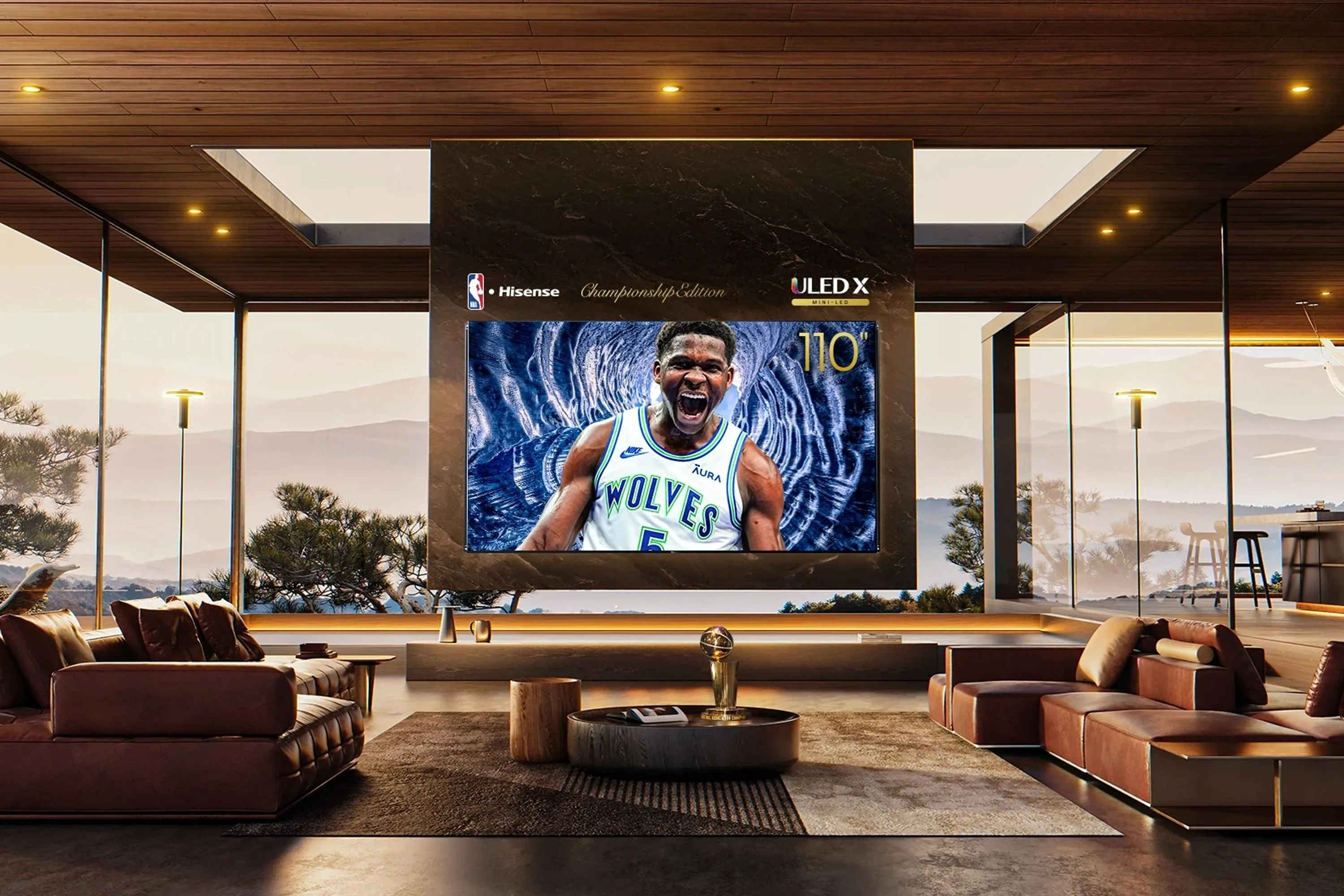 TV Hisense 110 UX, chiếc TV đầu tiên đạt độ sáng đỉnh 10.000 nits, minh họa khả năng hiển thị HDR vượt trội.