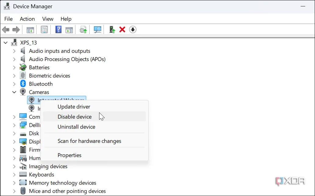 Vô hiệu hóa webcam trong Device Manager trên Windows 11 để ngăn chặn truy cập trái phép